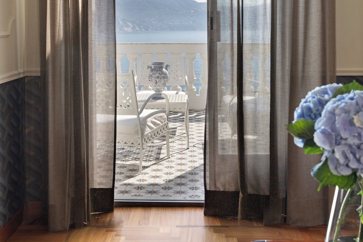 frette italian sheets, premium bedding, down duvets, free minibar