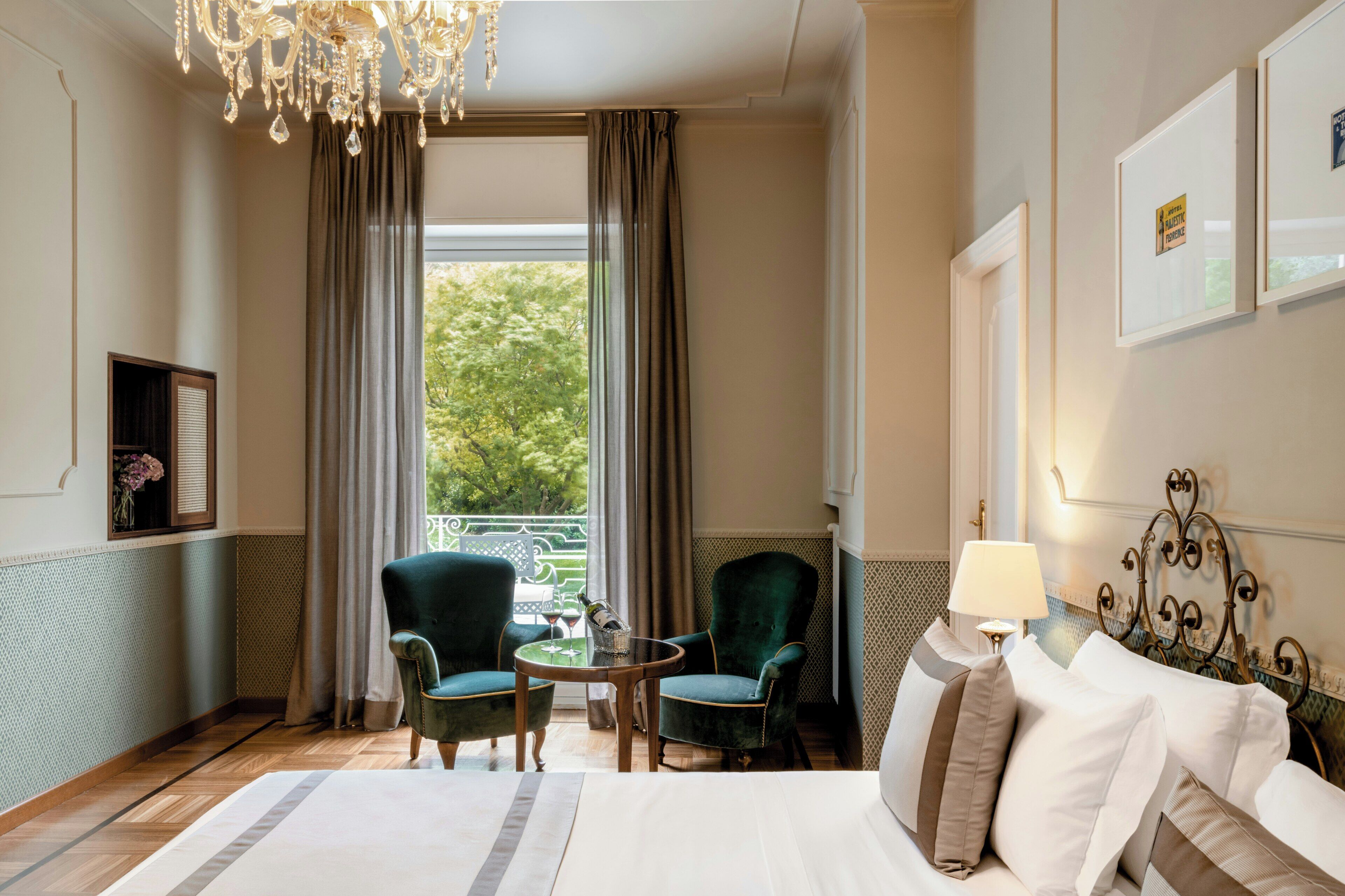 Habitación Premium, terraza, vistas al parque | Sábanas italianas Frette y ropa de cama de alta calidad