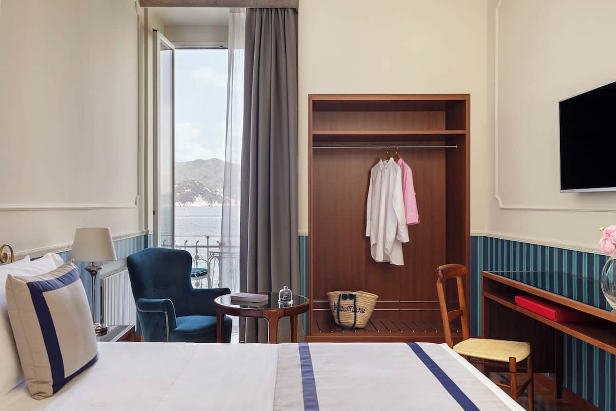 Deluxe Room, Balcony, Sea View | Frette Italian sheets, premium bedding, down duvets, free minibar