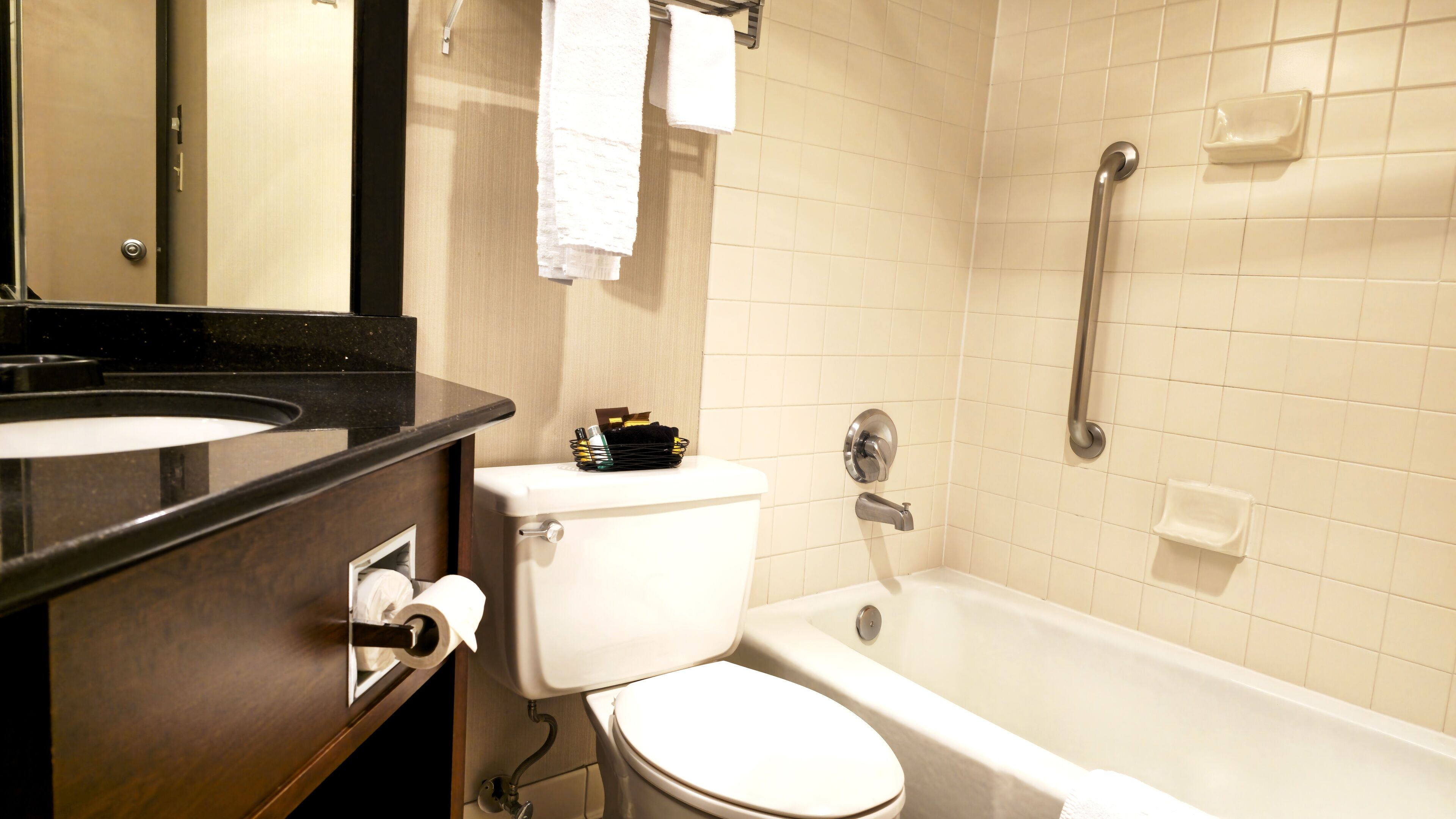 standard room, 1 king bed, non smoking, refrigerator & microwave | bathroom | combined shower/bathtub, free toiletries, hair dryer, towels