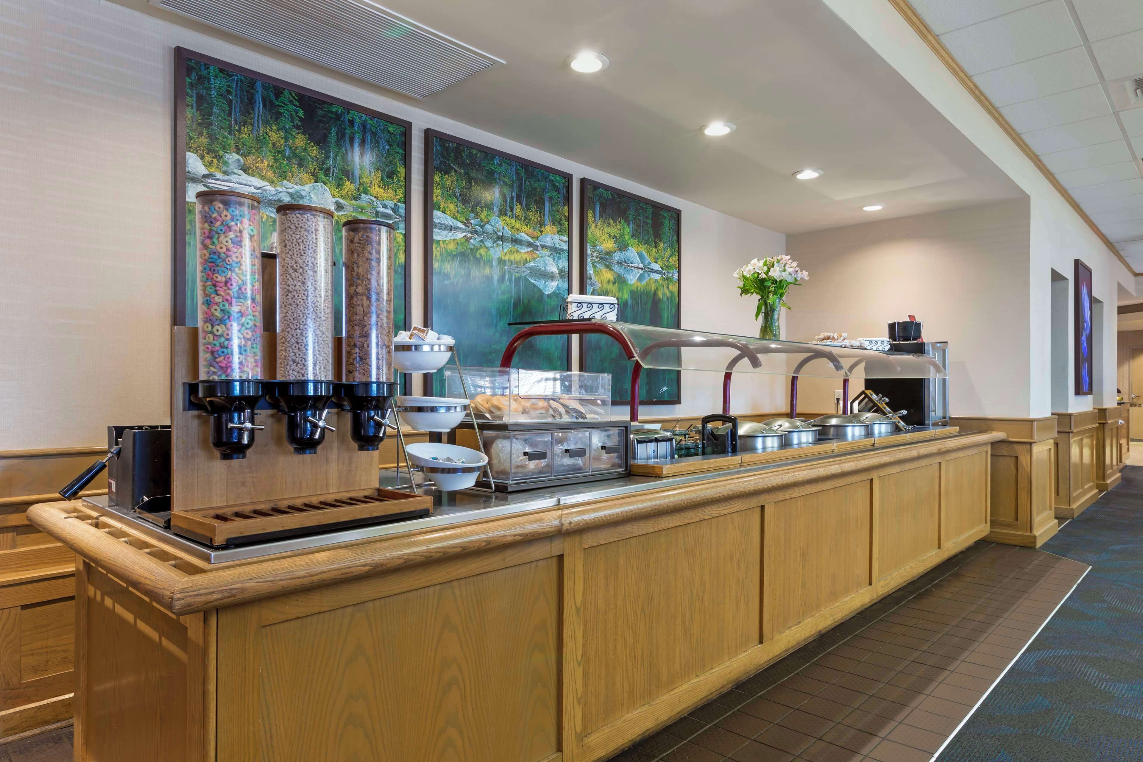 free daily full breakfast