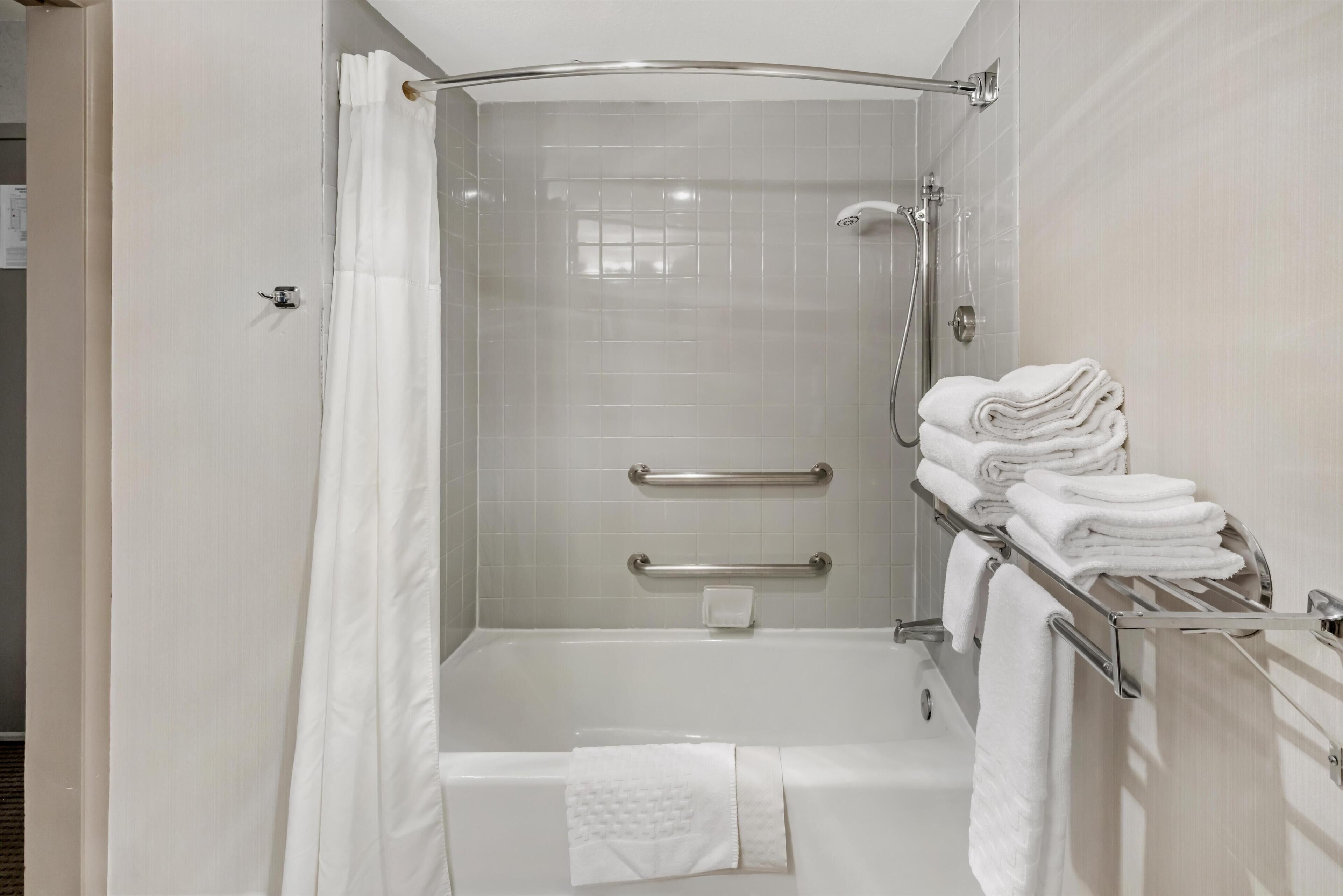 Salle de bain accessible aux personnes à mobilité réduite