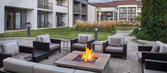 Courtyard by Marriott Detroit Warren