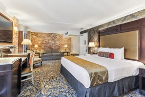 In-room safe, individually decorated, desk, blackout curtains - Place d'Armes Hotel (New Orleans)