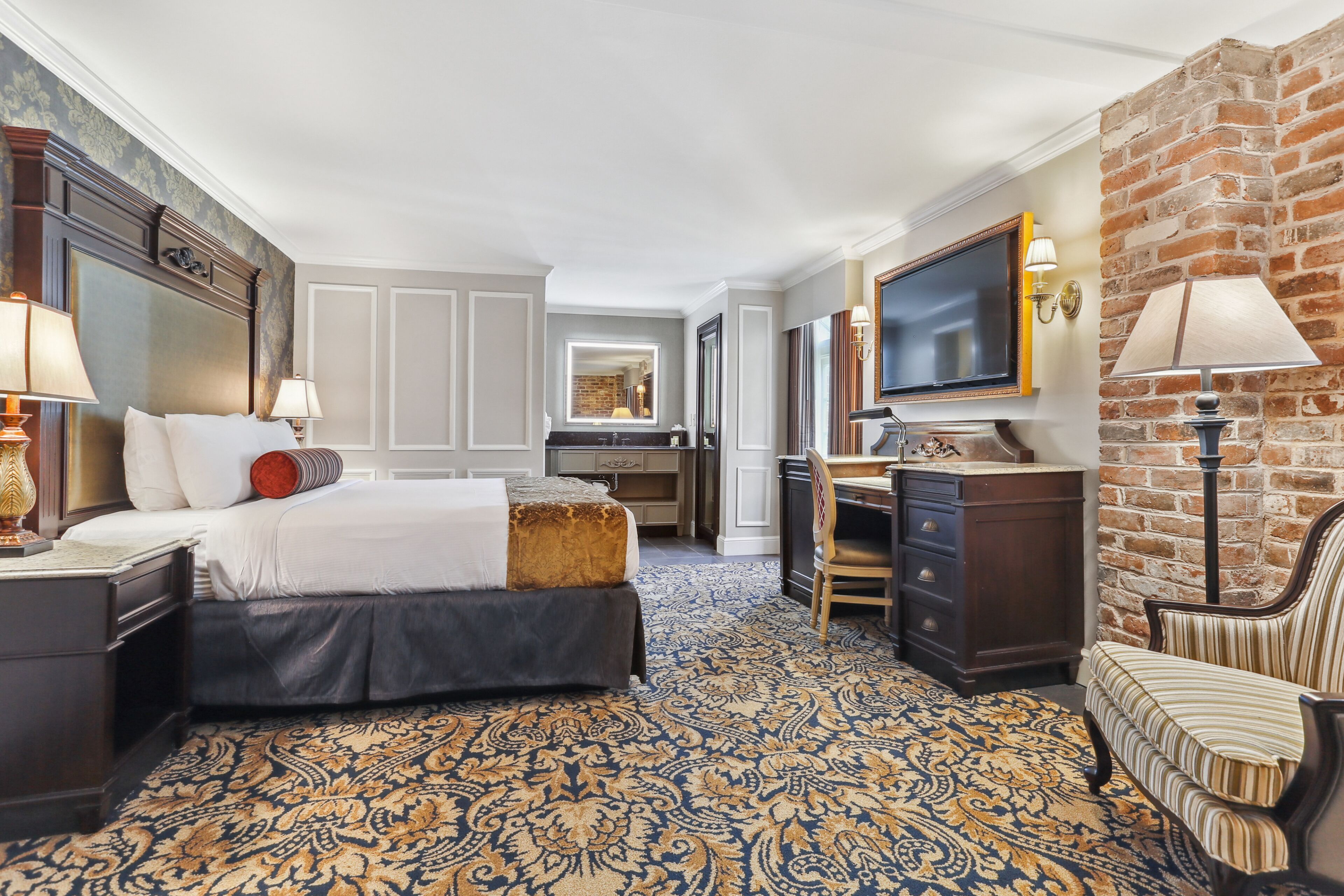 junior suite, 1 king bed | in-room safe, individually decorated, desk, blackout curtains