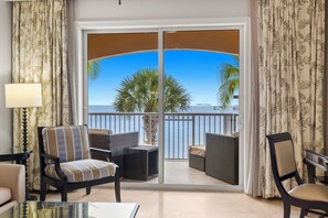 تلفزيون بشاشة مسطحة بحجم 50-بوصة يعرض قنوات فضائية، تلفزيون