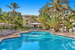 Outdoor pool, pool umbrellas, pool loungers - Beachside Resort & Residences (Key West)