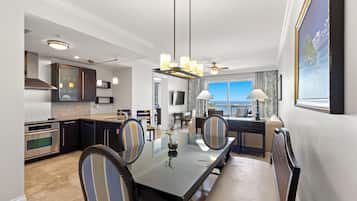 Ocean Front 3BR Presidential Suite | Private kitchen