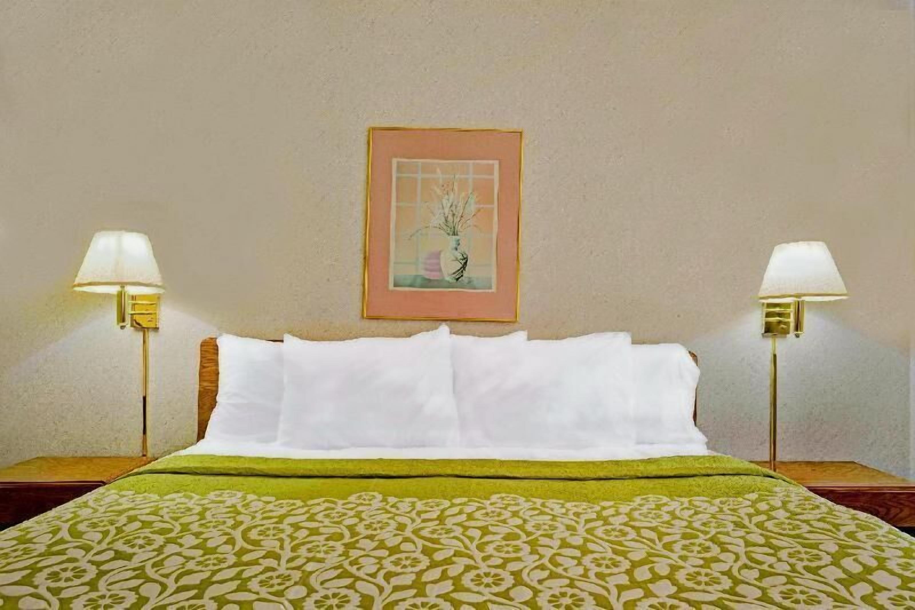 Individually decorated, individually furnished, free WiFi, bed sheets