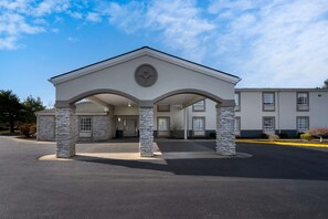 Exterior - Quality Inn University Area (Farmville)
