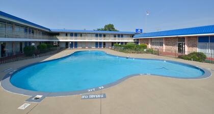Americas Best Value Inn & Suites Kansas City