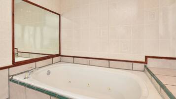 Peralatan tempat tidur premium, katil bayi/kot (percuma)