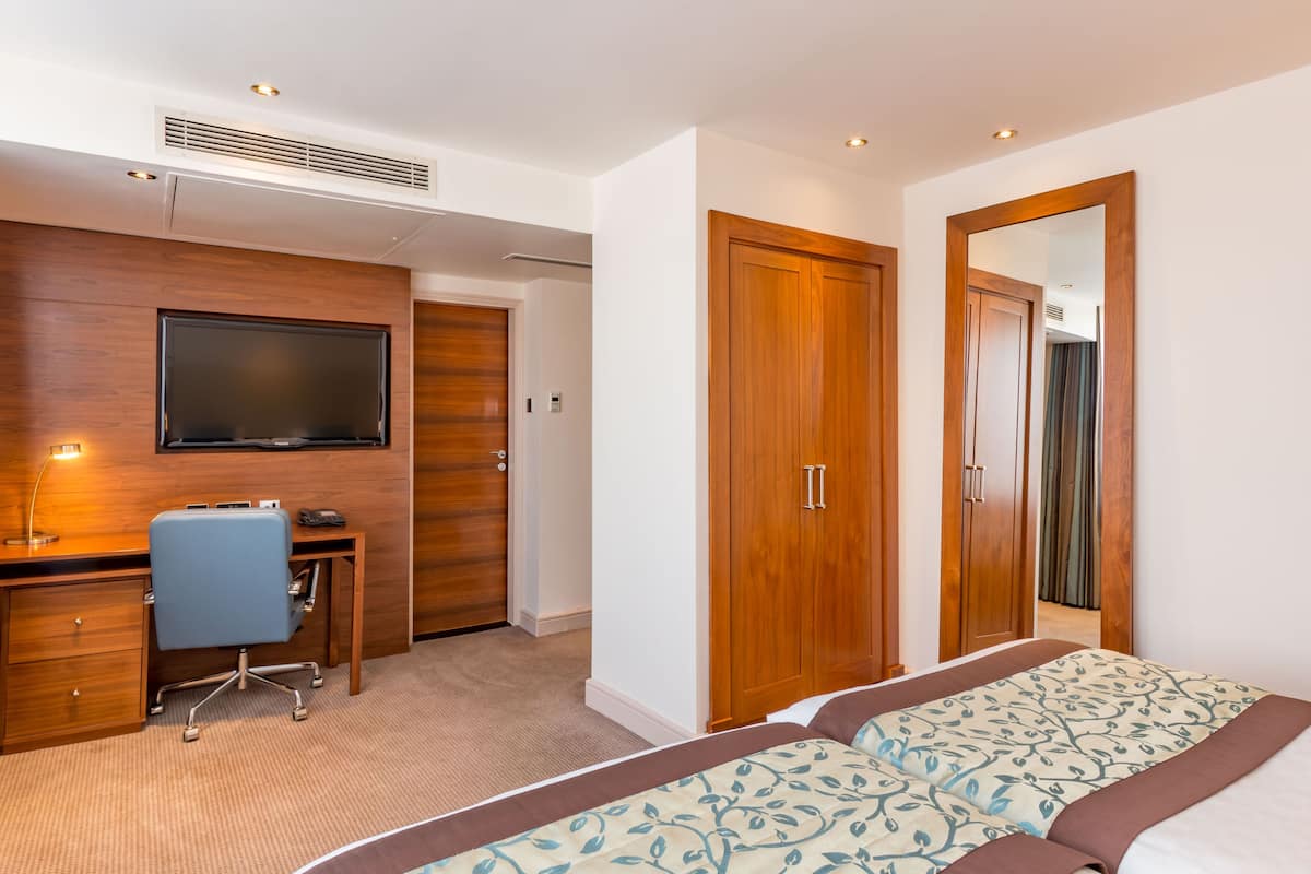 In-room safe, desk, soundproofing, iron/ironing board