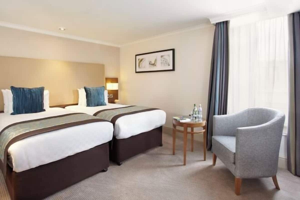 In-room safe, desk, soundproofing, iron/ironing board