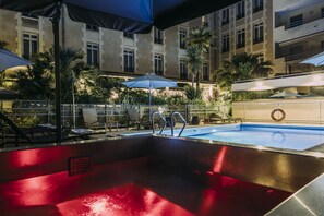 Outdoor spa tub - Hôtel Oceania Le Métropole Montpellier (Montpellier)