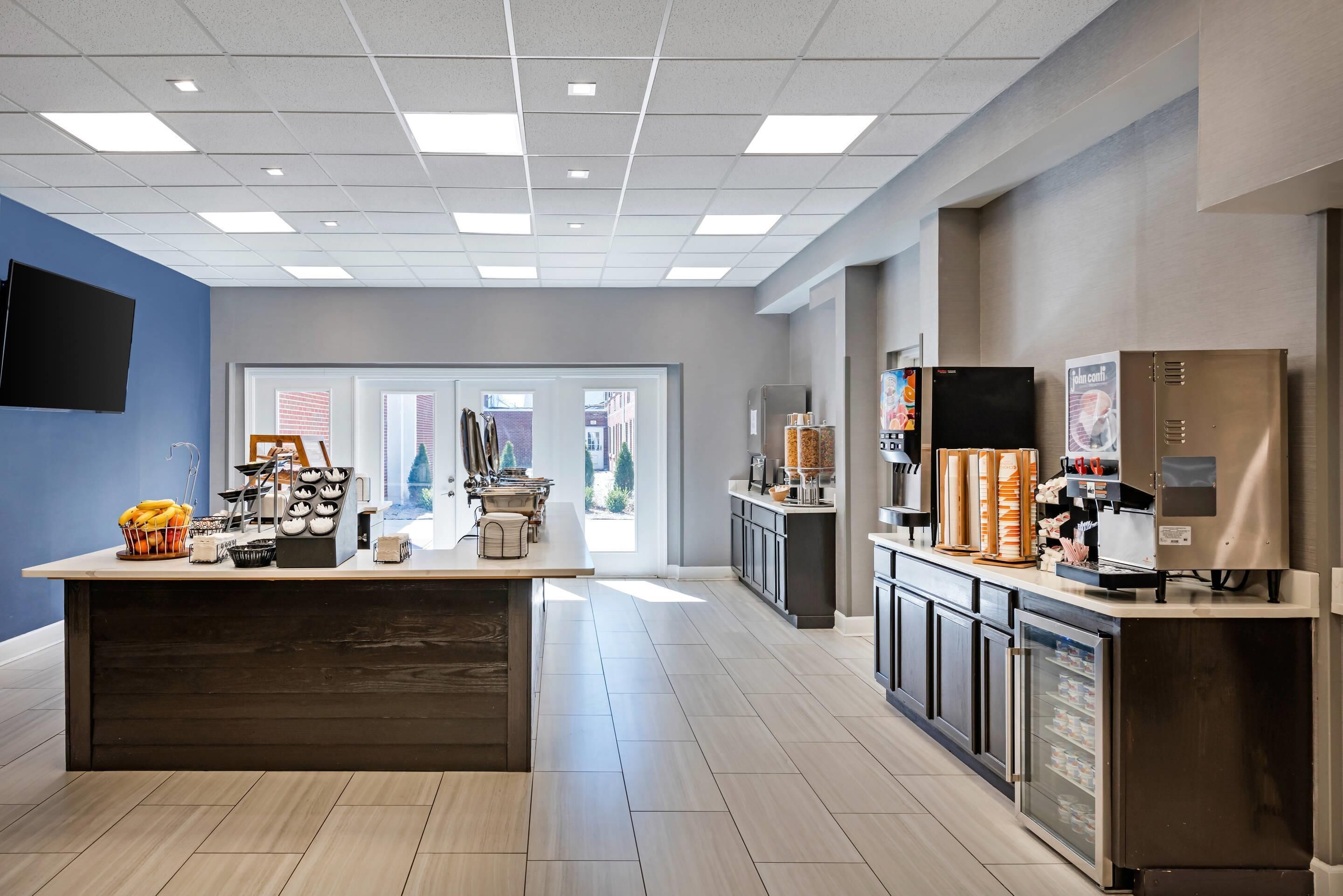 Free daily buffet breakfast