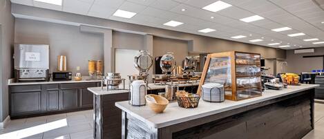 包含每日自助早餐