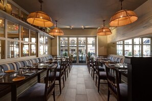 الأطباق اليونانية