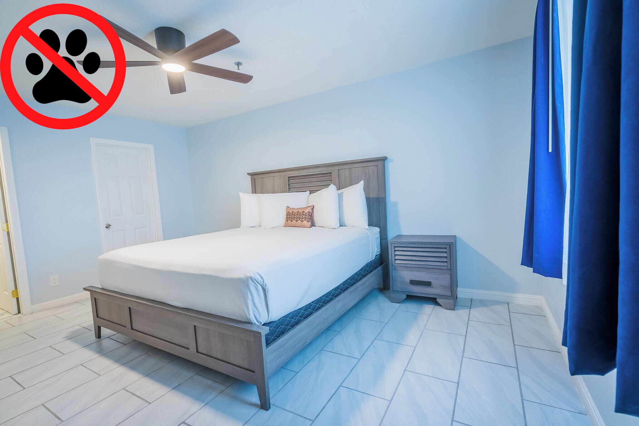 Family Apartment | Hypo-allergenic bedding, desk, blackout drapes, iron/ironing board