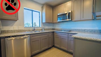 Familjelägenhet | Eget kök | Kylskåp, mikrovågsugn, spishäll och diskmaskin