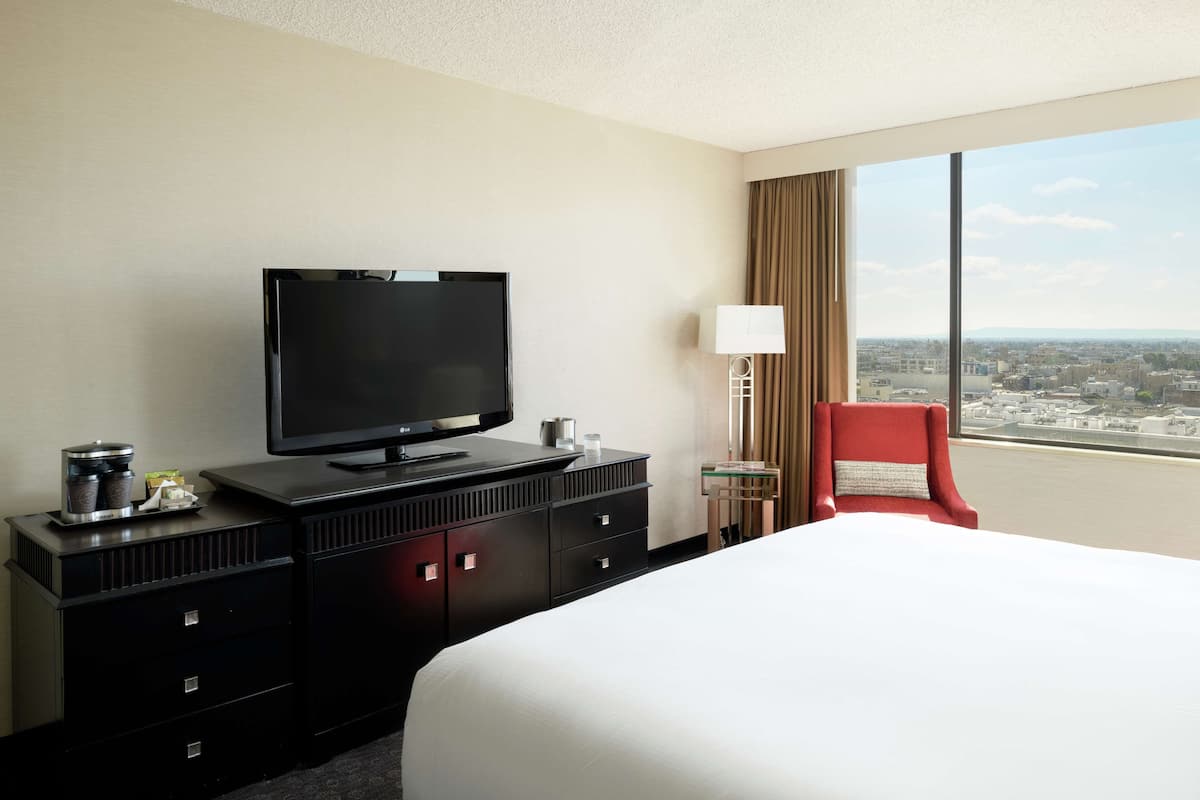 Premium bedding, down comforters, pillowtop beds, in-room safe