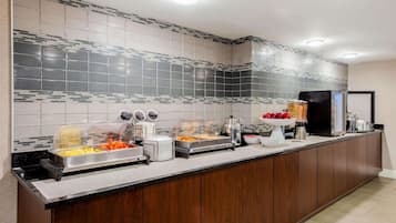 Free daily continental breakfast
