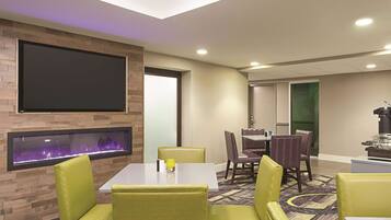 Free daily continental breakfast