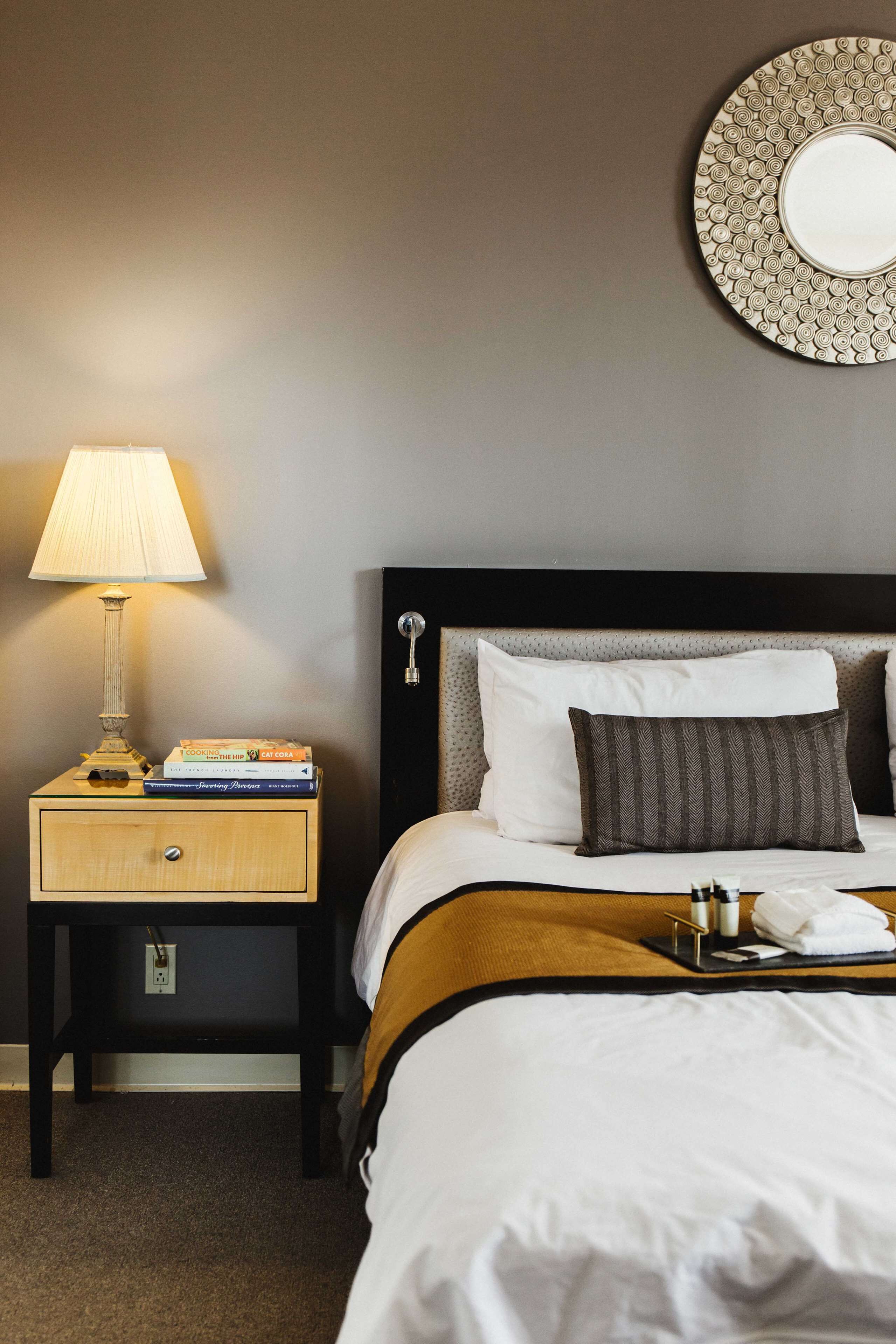 Deluxe Suite, 1 King Bed with Sofa bed, Kitchen | 1 bedroom, premium bedding, in-room safe, individually furnished