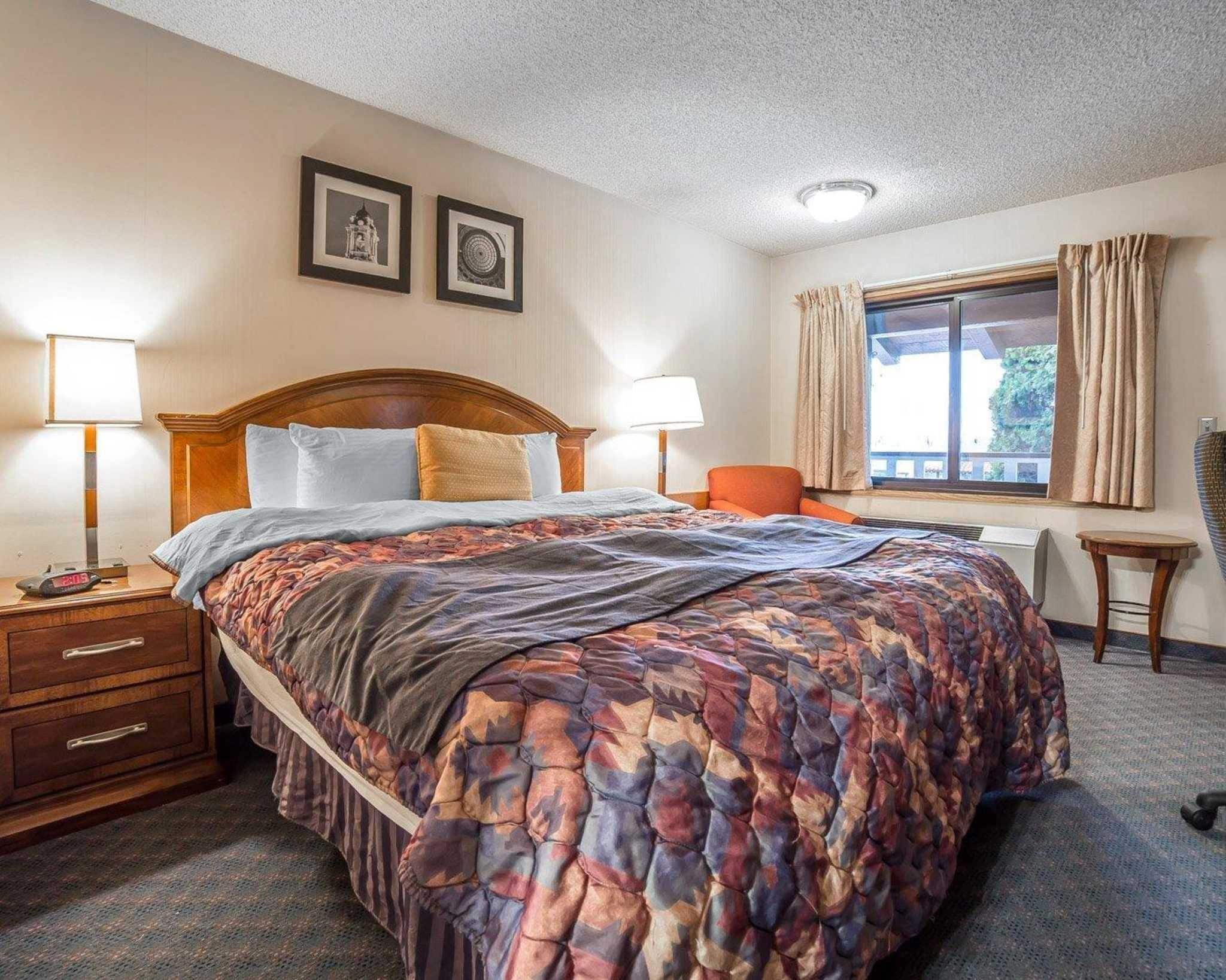 Standardzimmer, 1 King-Bett, Nichtraucher | Kostenloses WLAN, Bettwäsche