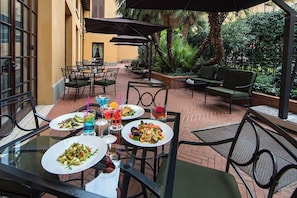 Terrace/patio - Hotel Albani Firenze (Florence)