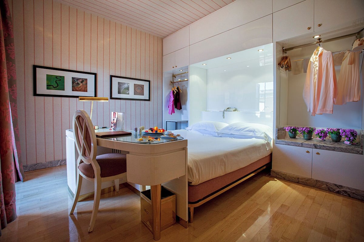 Superior Double Room | Hypo-allergenic bedding, minibar, in-room safe, desk