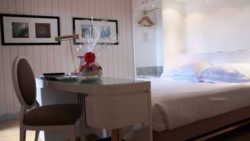 Superior Double Room | Hypo-allergenic bedding available, minibar, in-room safe, desk