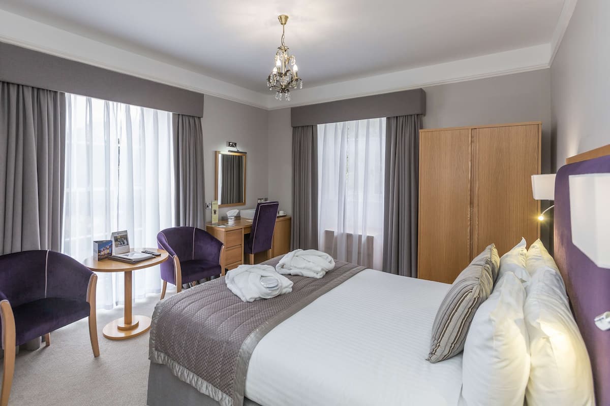 Superior Room, 1 Double Bed, Non Smoking | Egyptian cotton sheets, premium bedding, pillow-top beds, in-room safe