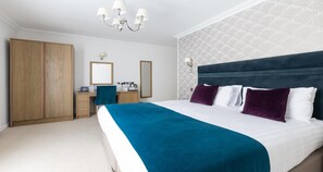 Superior Room, 1 King Bed, Non Smoking