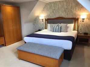 Habitación Confort, 1 cama de matrimonio grande, no fumadores | Sábanas de algodón egipcio y ropa de cama de alta calidad