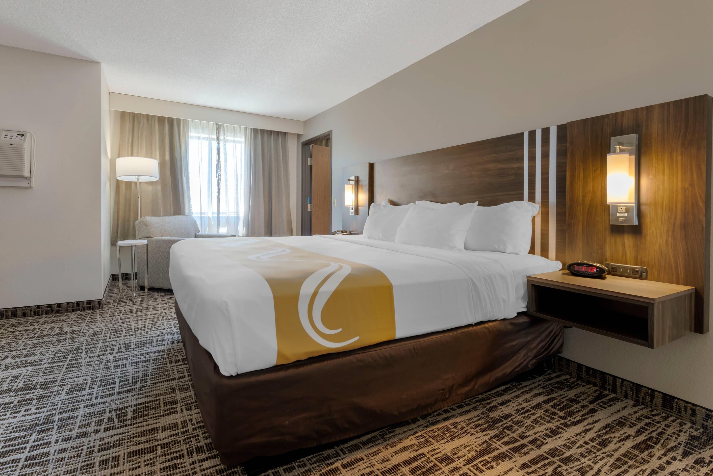 in-room safe, desk, laptop workspace, blackout curtains