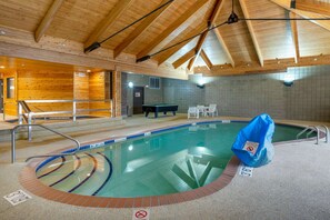 Indoor pool, pool loungers