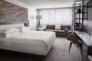 Premium bedding, down comforters, pillowtop beds, desk - Marriott Tampa Westshore (Tampa)