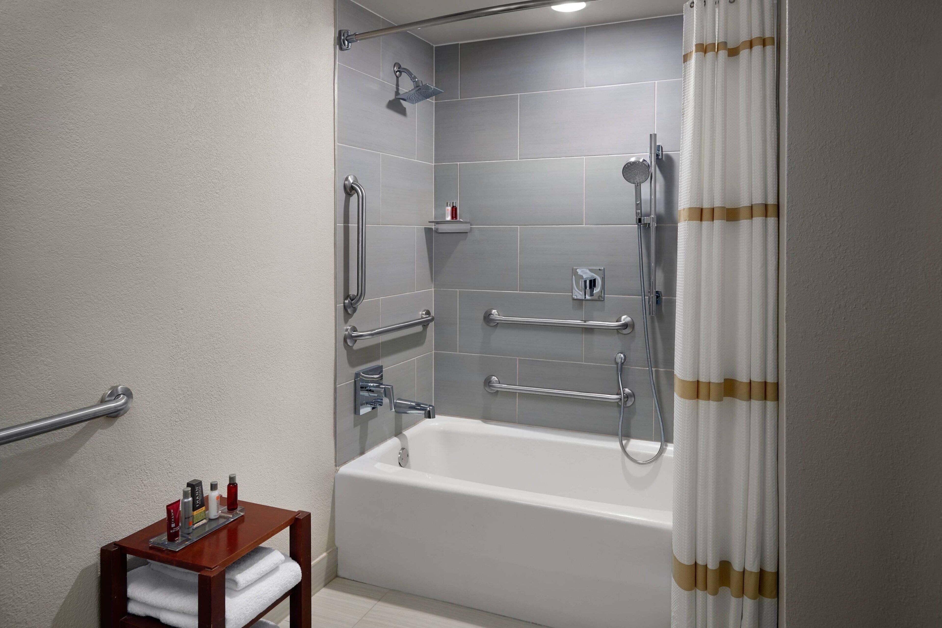 combined shower/bathtub, free toiletries, hair dryer, towels