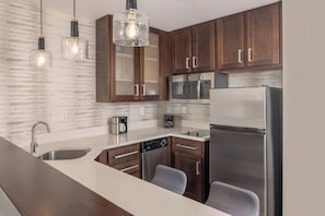 Fridge, microwave, stovetop, dishwasher