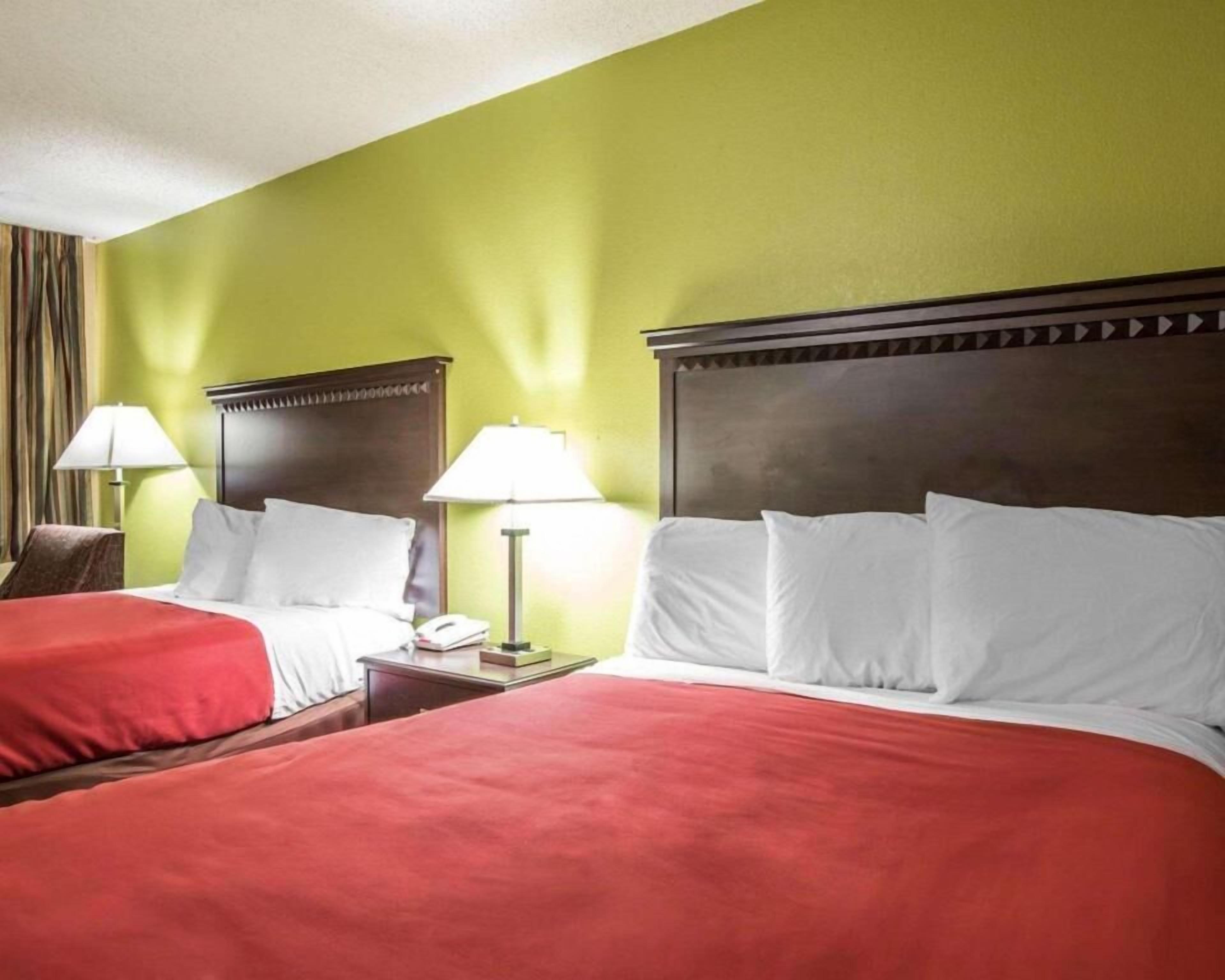 Una scrivania, ferro/asse da stiro, Wi-Fi gratuito, lenzuola