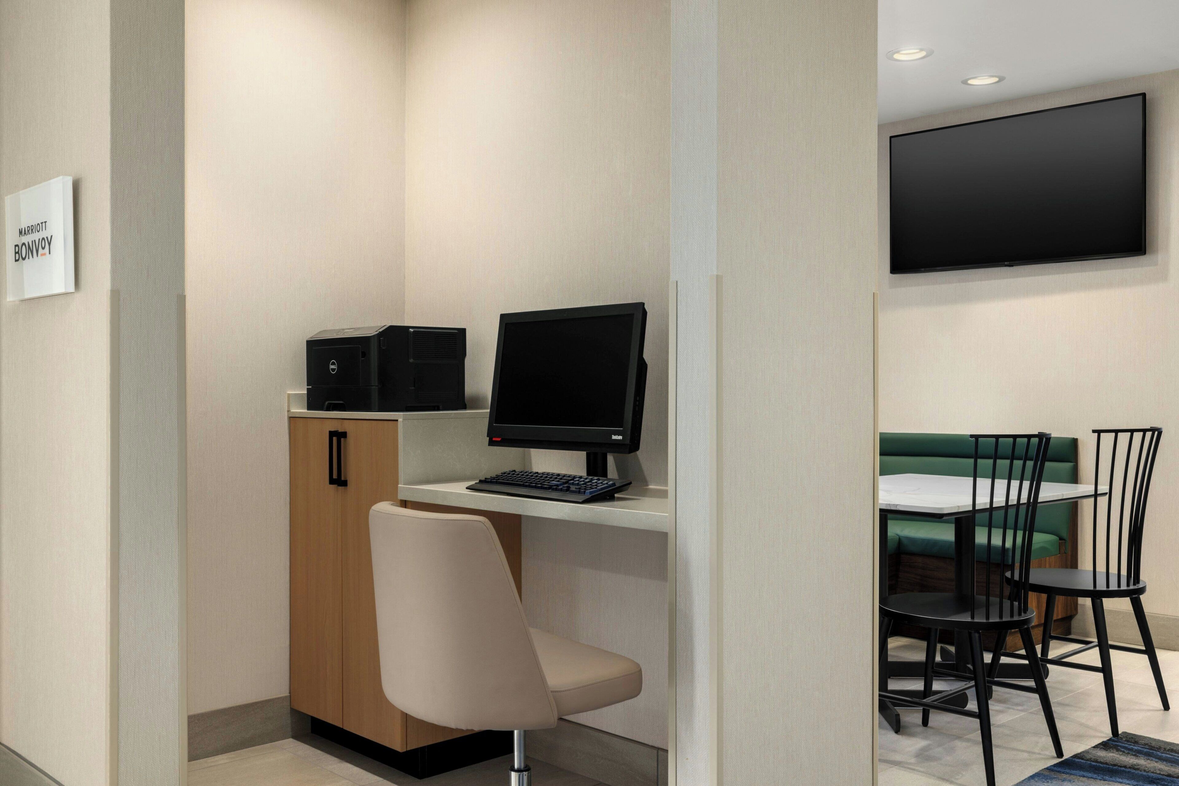 Photo - Fairfield Inn and Suites by Marriott Indianapolis Airport