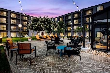 Terrace/patio. Sonesta Select Philadelphia Airport