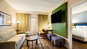 Egyptian cotton sheets, premium bedding, pillowtop beds, desk