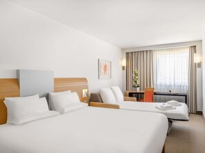 Family Double Room | 1 bedroom, down duvets, memory-foam beds, in-room safe - Novotel Budapest City (Budapest)