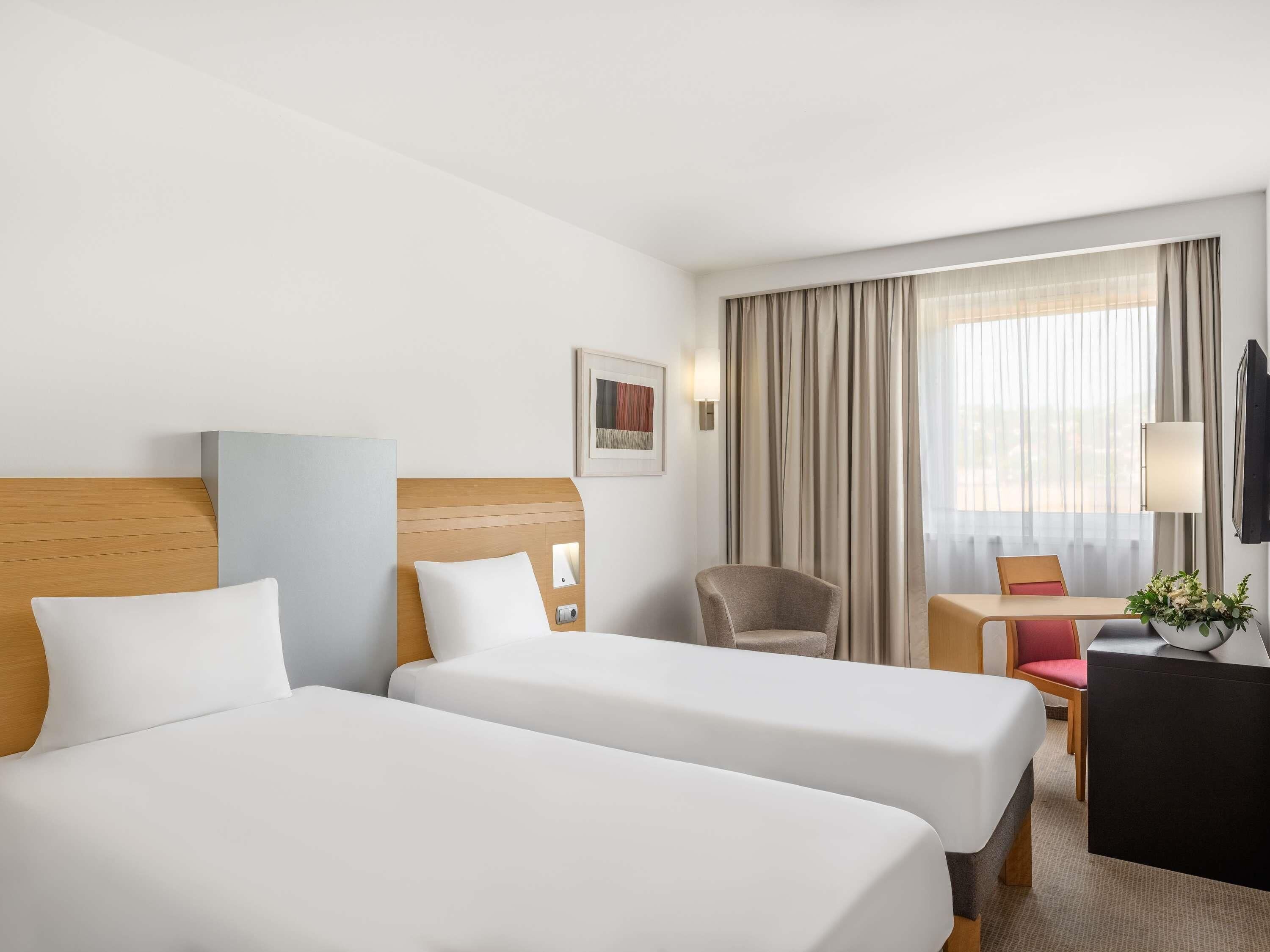 Standard Room, 2 Twin Beds | 1 bedroom, down comforters, memory foam beds, in-room safe
