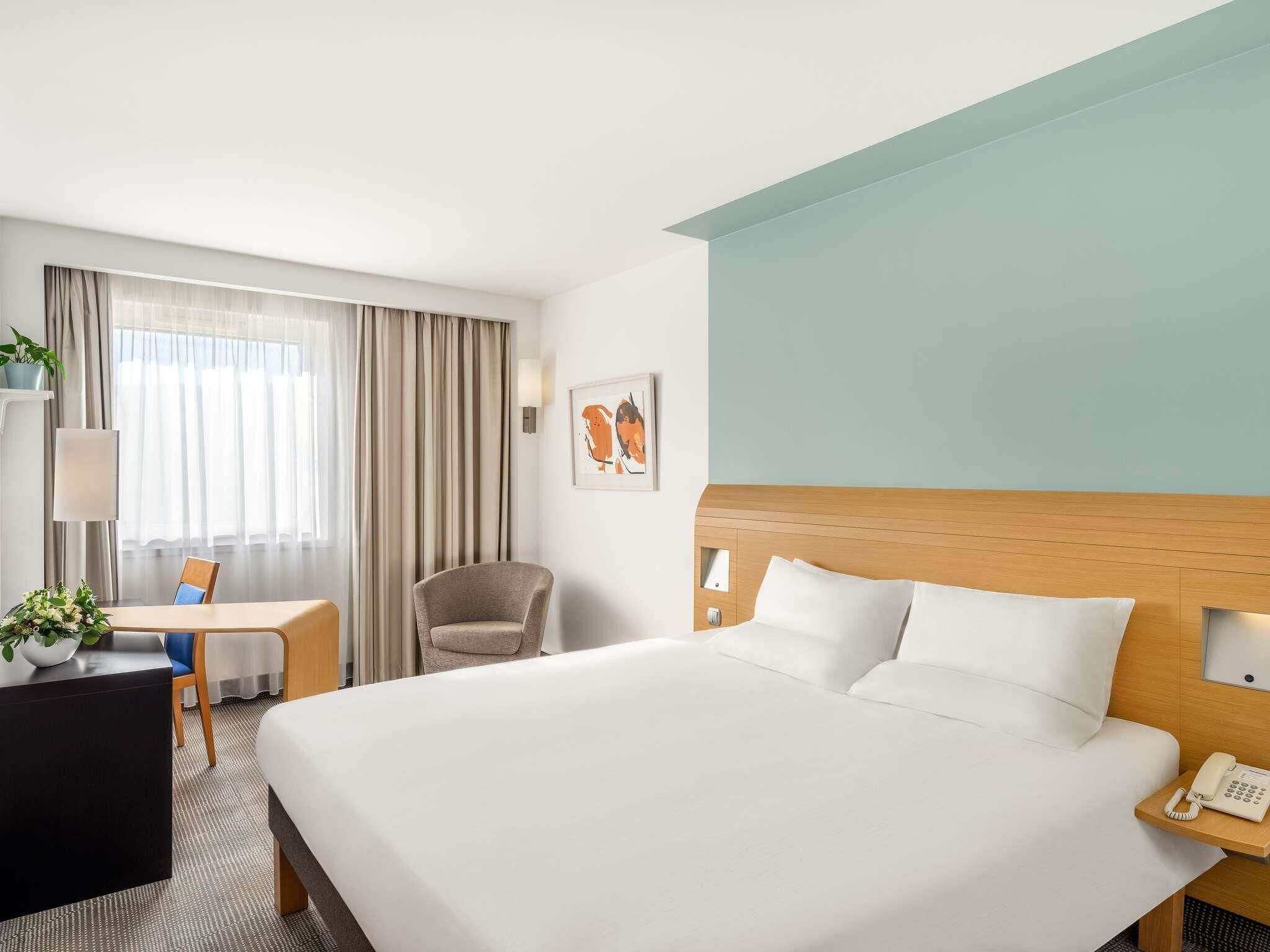 Superior Room, 1 Double Bed | 1 bedroom, down comforters, memory foam beds, in-room safe
