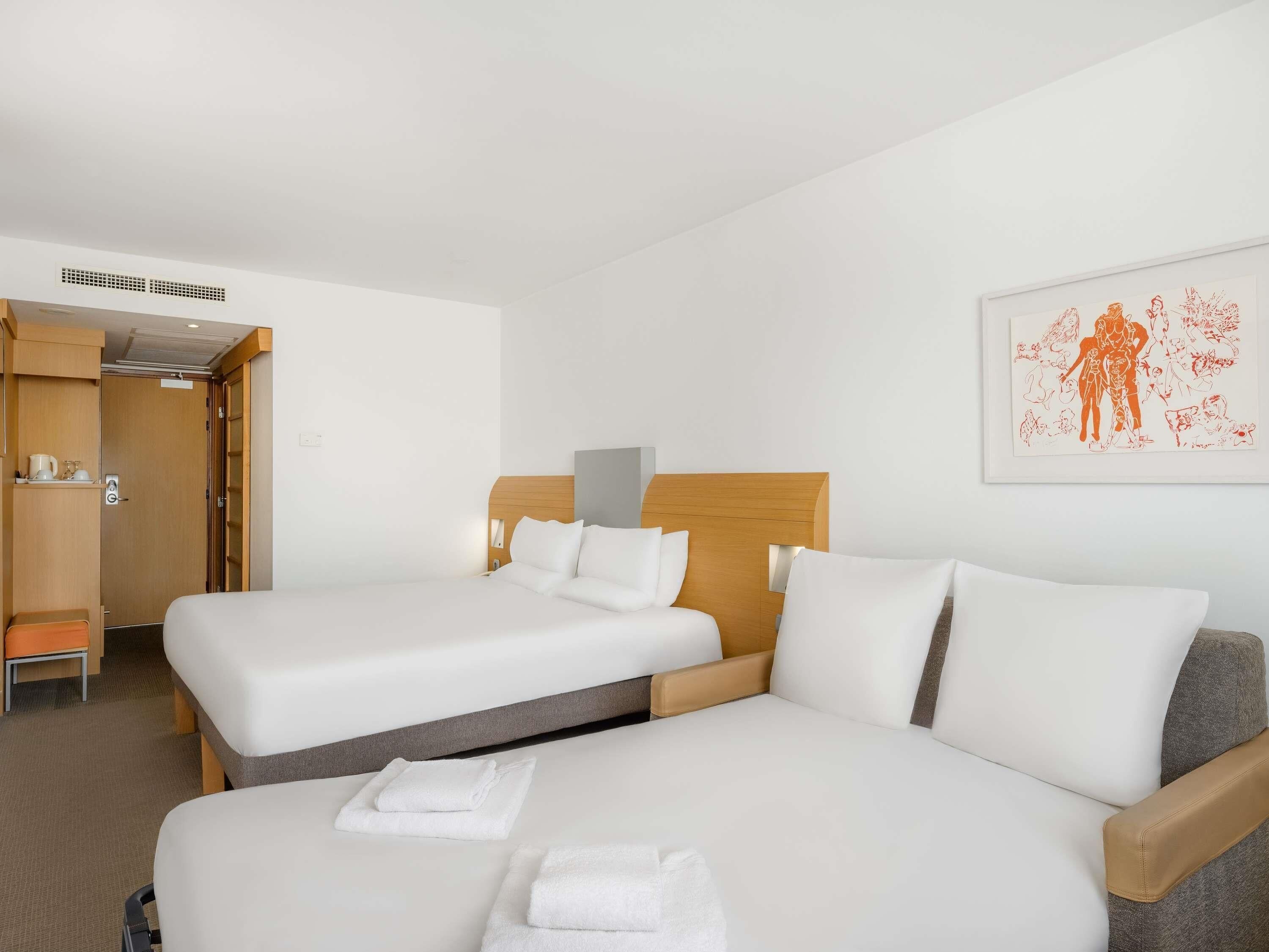 Dobbeltrom – familie | 1 soverom, dundyner, memory foam-senger og safe på rommet