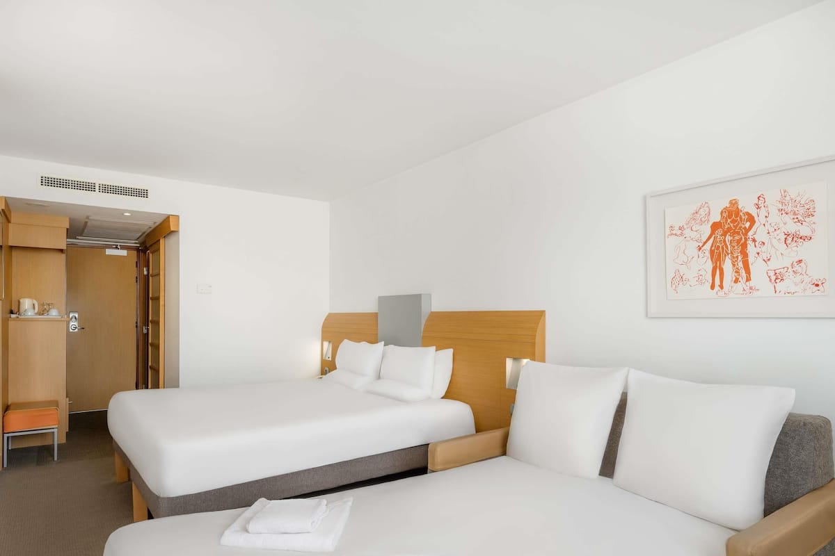 Family Double Room | 1 bedroom, down comforters, in-room safe, desk