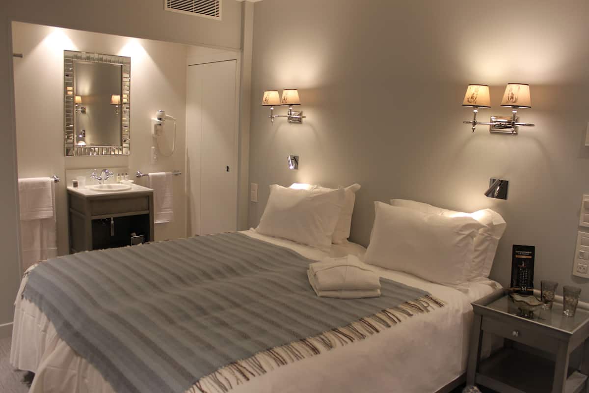 Superior-Doppel- oder -Zweibettzimmer